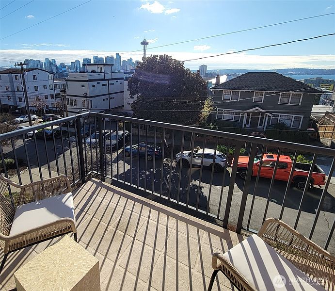 3rd image of 116 Aloha Street #116