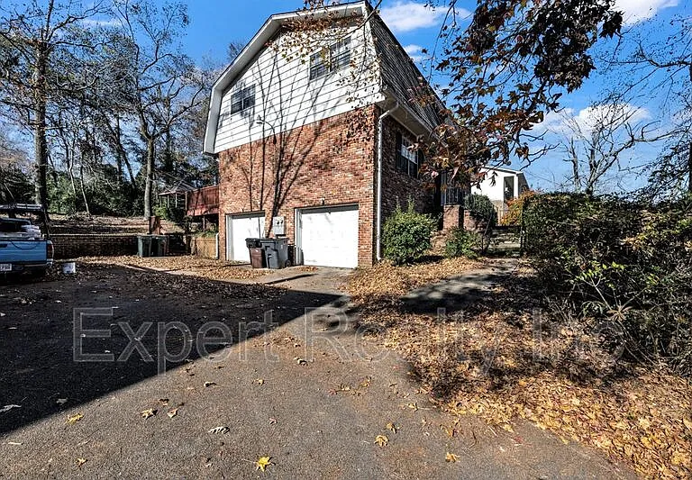 822 Linbard Ln — Photo 26