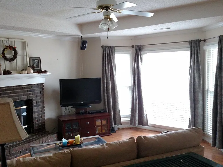 549 Wade Rd SE — Photo 8