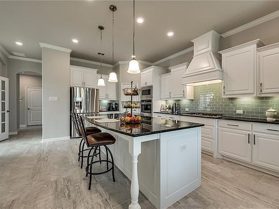 3rd image of 2955 Pine Creek Way