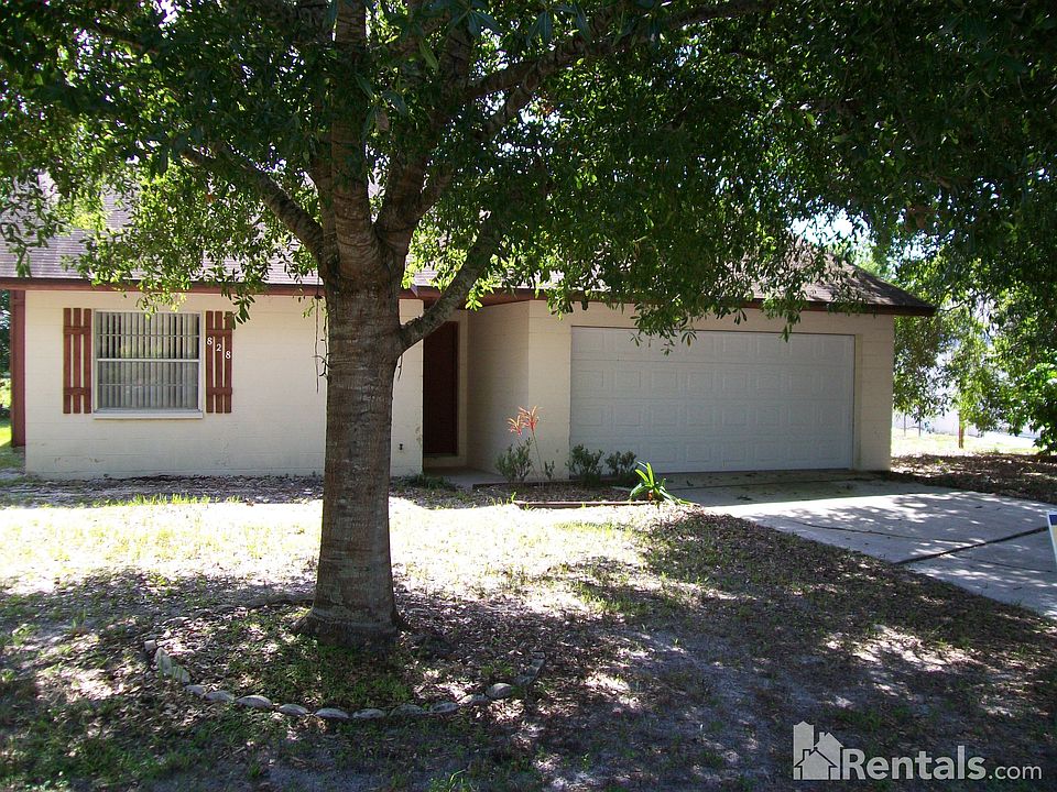 1st image of 828 Cinnamon Dr E