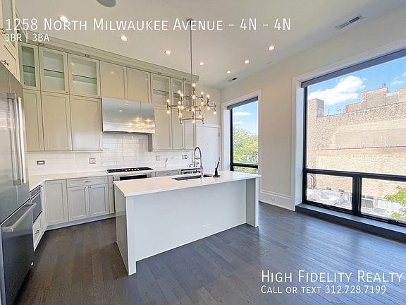3rd image of 1258 N Milwaukee Ave APT 4N