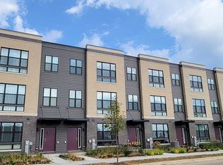 396 Summit Cir, Lombard, IL 60148