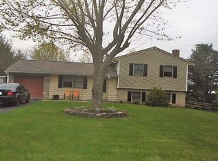 1586 Loop Rd, Manheim, PA 17545