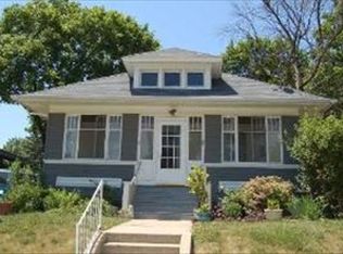 314 Elm St, Elgin, IL 60123