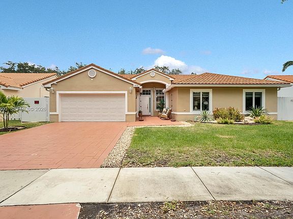 3rd image of 1910 SW 135th Way