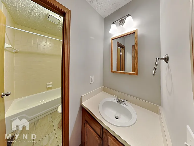 801 Ashford Glen Dr — Photo 13