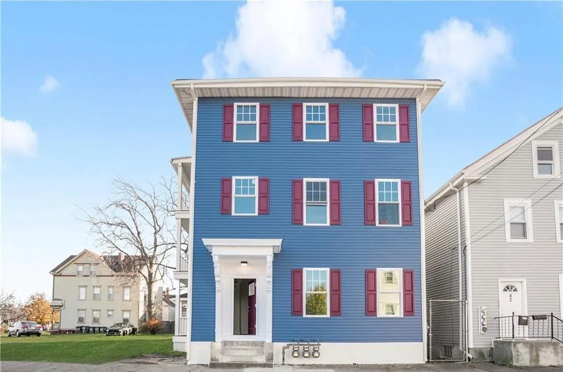 Building Photo - 38 Maple St