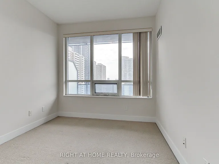 28 Linden St #1405 — Photo 33