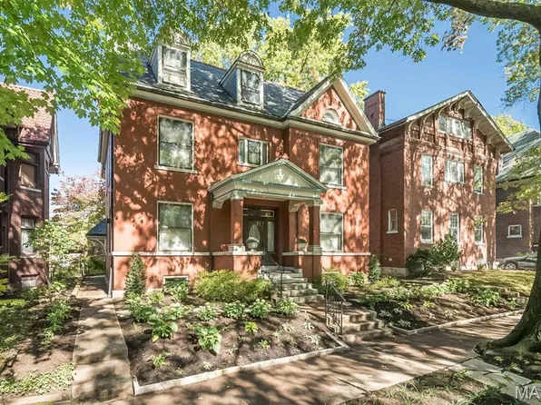 3537 Crittenden St, Saint Louis, MO 63118