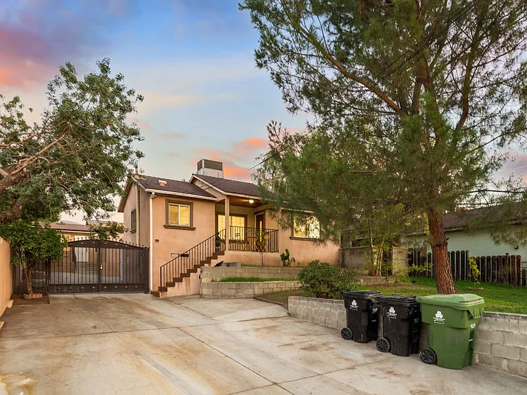 10554 Plainview Ave — Photo 47