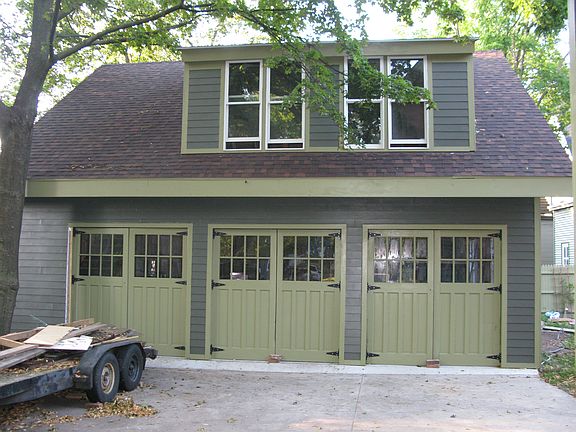 3rd image of 2122 E Newberry Blvd