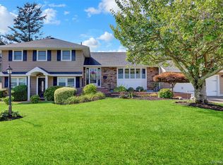 75 Unqua Rd, Massapequa, NY 11758