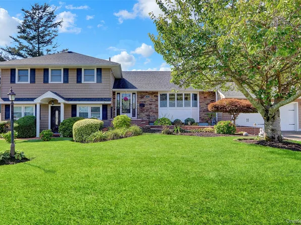 75 Unqua Road, Massapequa, NY 11758