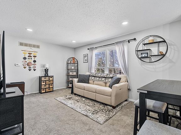 4th image of 2514 Sheffield Dr
