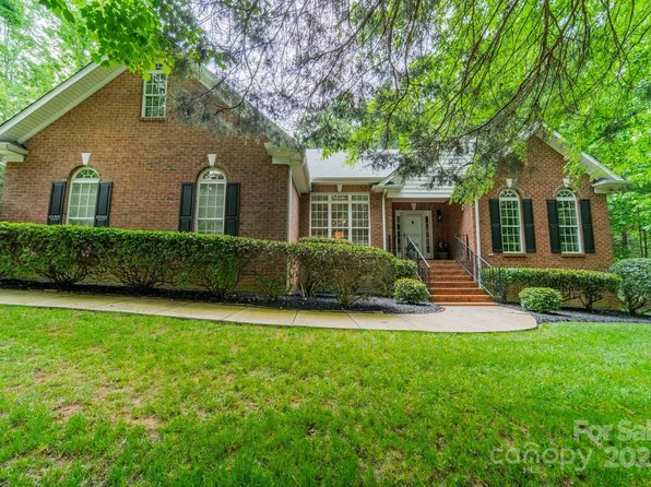 4033 Weddington Manor Ct, Matthews, NC 28104