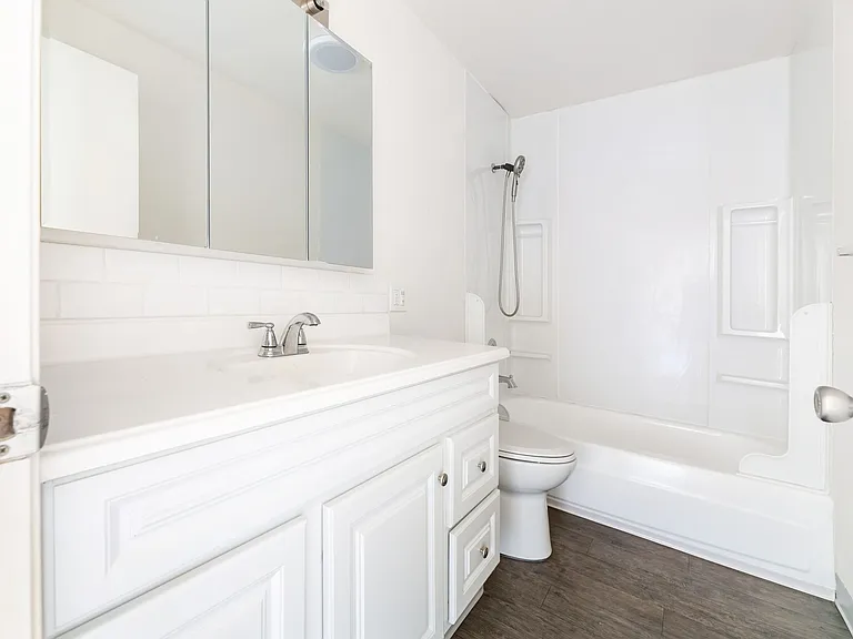 Welcome to Heather Place Apartments - Where comfort meets convenience! — Photo 8