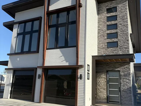 127 NW Maria St #1, College Place, WA 99324