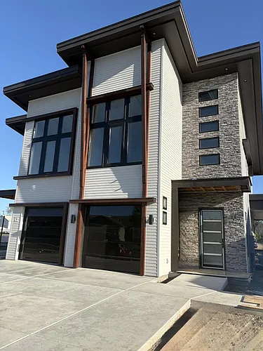 127 NW Maria St #1 Photo 1