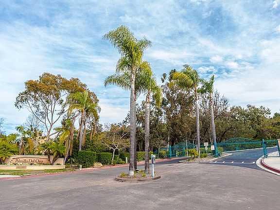 3rd image of 3525 Cameo Dr Unit 90