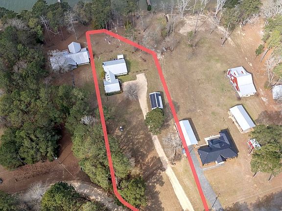 2nd image of 110 Lakeview Dr