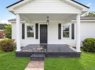 810 Sanders St, Athens, AL 35611