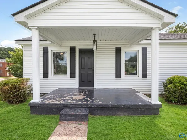 810 Sanders St, Athens, AL 35611