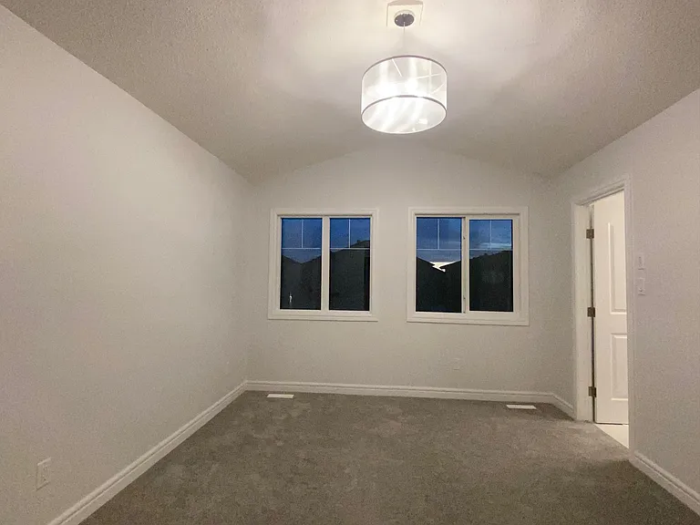 5712 Cautley Cres SW — Photo 9