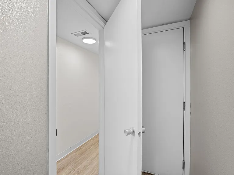 Gateway Crossing Apartments — Photo 47