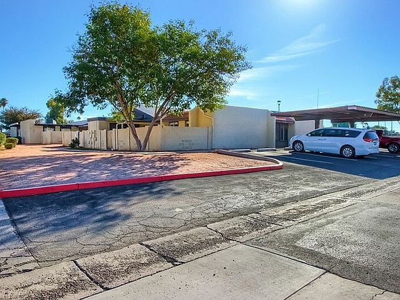 3rd image of 712 N Santa Barbara Unit 7