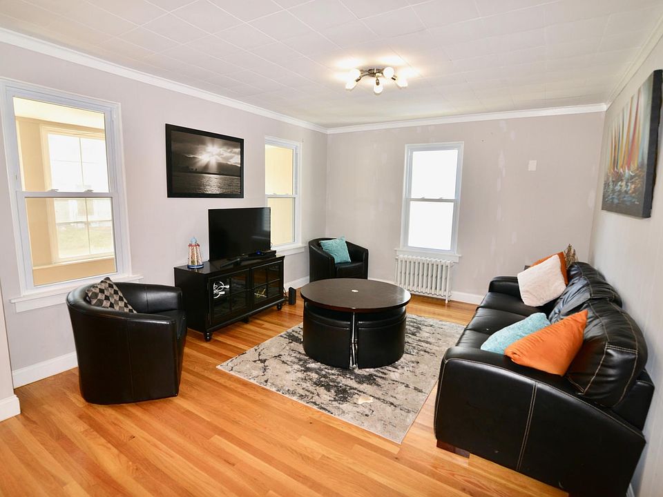 2nd image of 26 Simmons St #3A