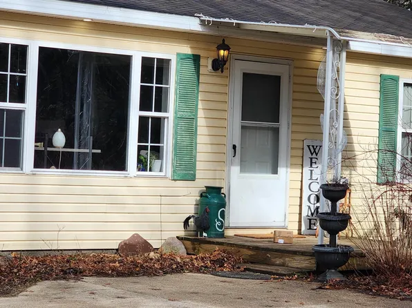 6106 S Seeley Rd, Cadillac, MI 49601