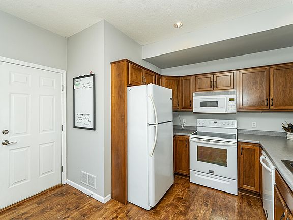 5th image of 1862 Tiffany Cove Ln SW