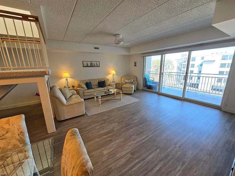 600 W Brigantine Ave #310 — Photo 9