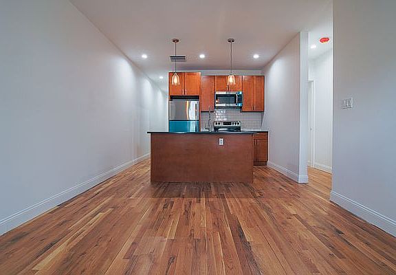 4th image of 5723 5th Ave #B