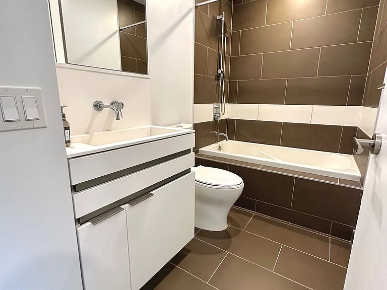 197 Yonge St #3303 — Photo 12