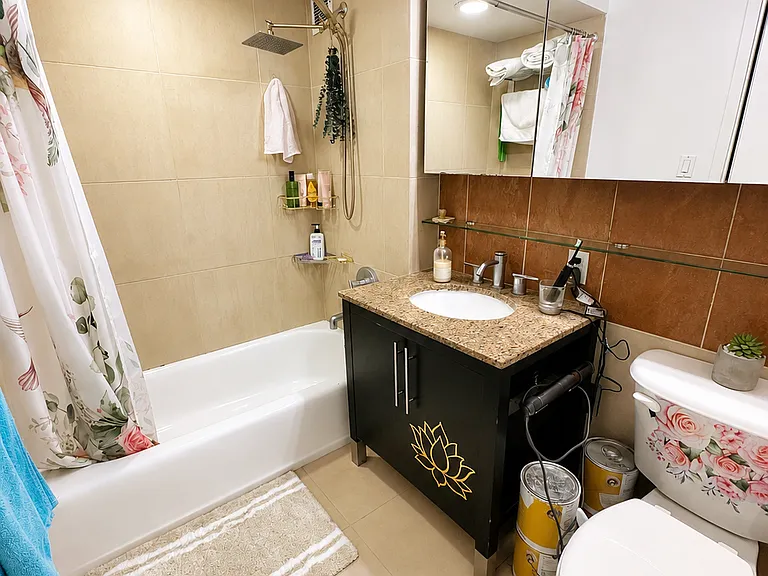 555 W 23rd St #S11E — Photo 14