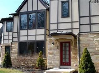 2434 Derbyshire Rd, Cleveland Heights, OH 44106