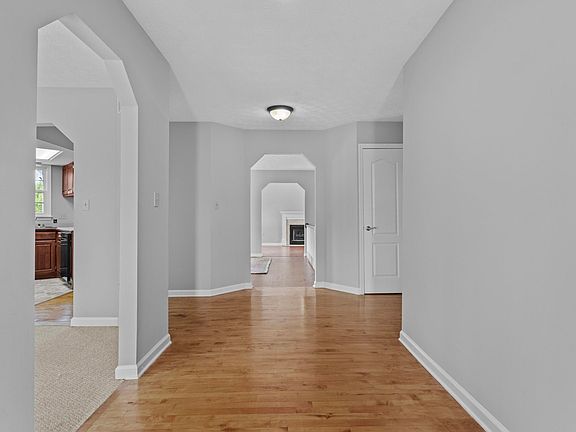2nd image of 405 Orchard Dr