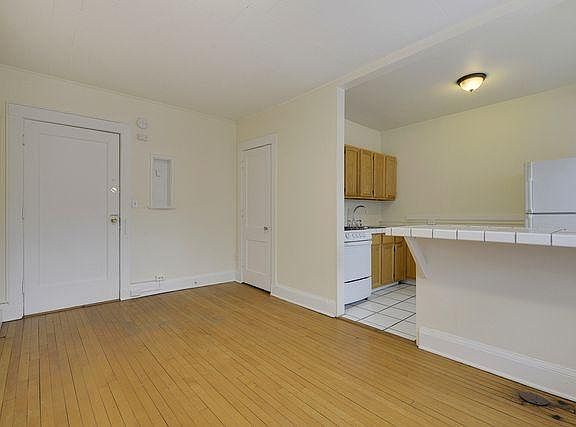 4th image of 178 Summit Ave APT 204