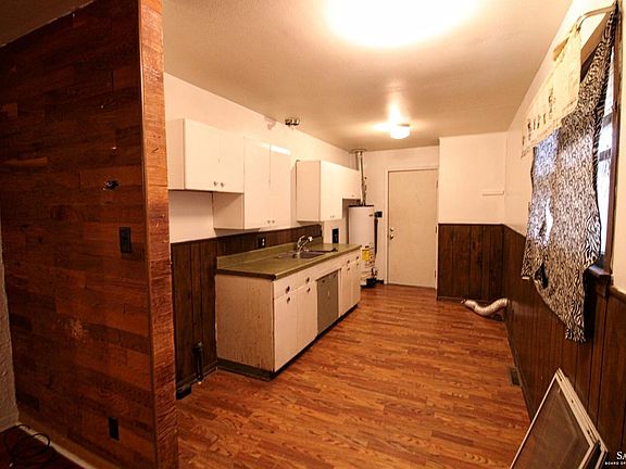 4th image of 610 Whittinghill Ave