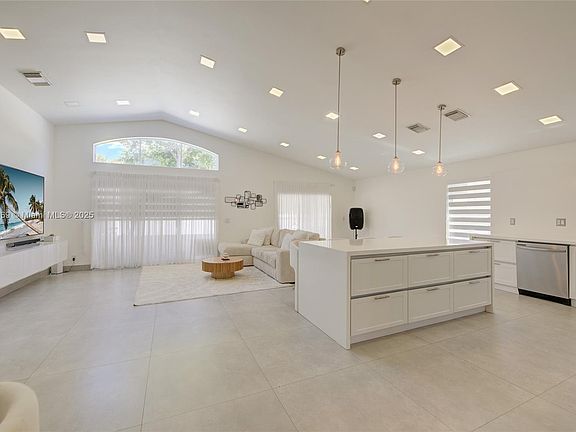 4th image of 4942 SW 32nd Way