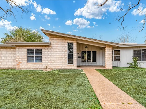 1419 S 11th St, Kingsville, TX 78363