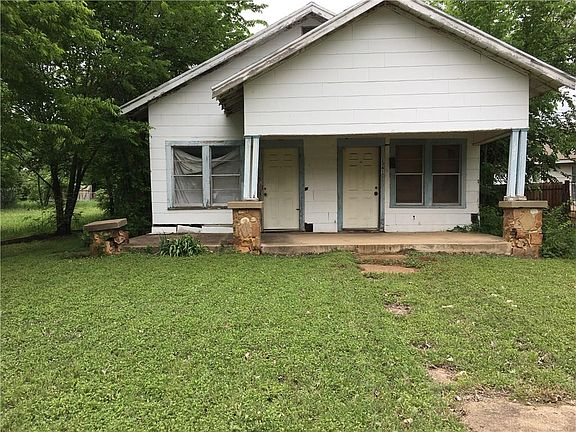 2nd image of 1341 E Jefferson Ave