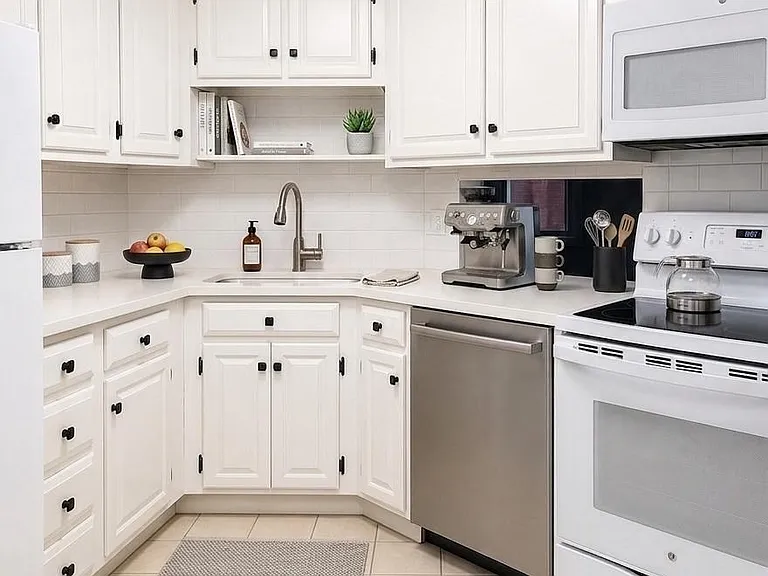 47 Harvard St #201 — Photo 4