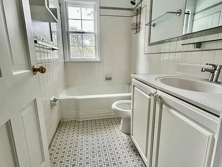 5100 Upton St NW — Photo 31