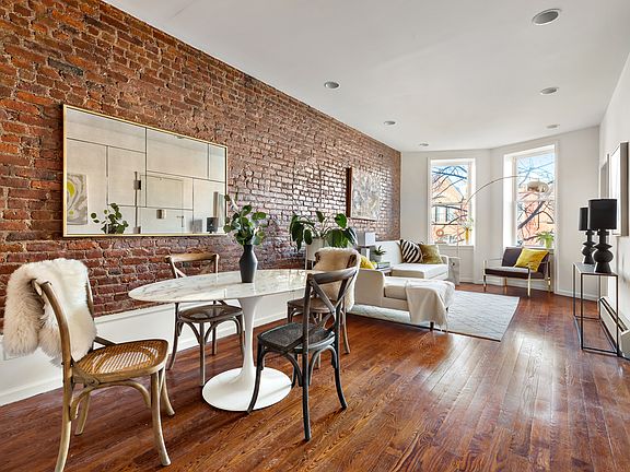 3rd image of 658 Park Pl #2R