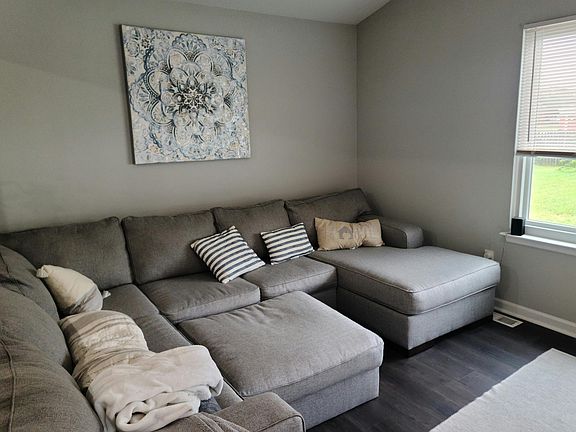 Den w 65" TV