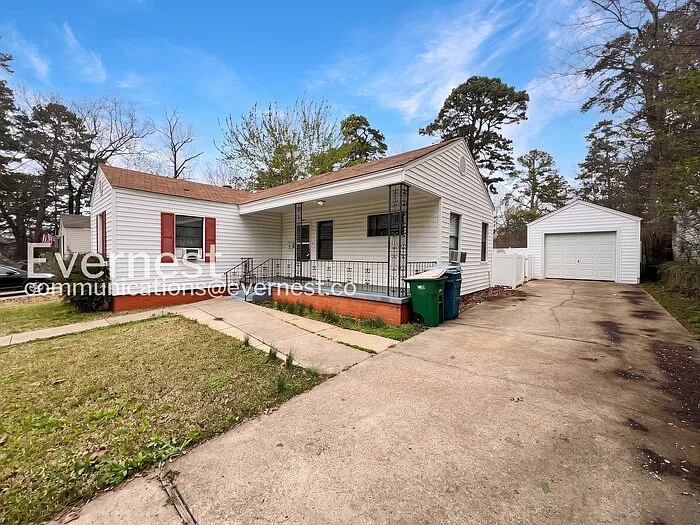 Building Photo - 6700 Westover Dr