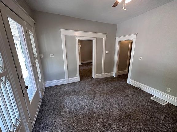 3rd image of 325 E Maxwell St #1